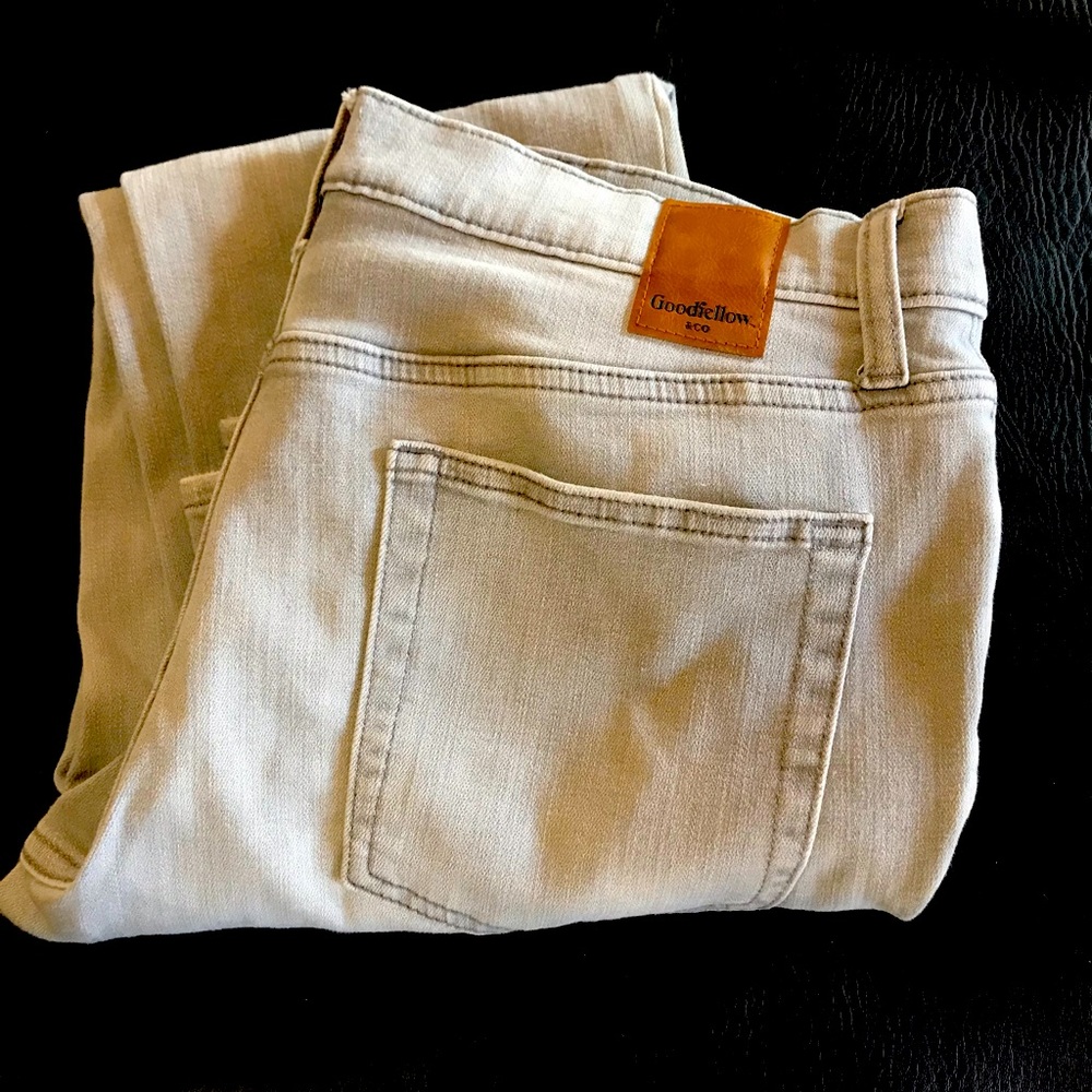 Good fellow pants. Skinny style. 33x30. Plenty of stretch